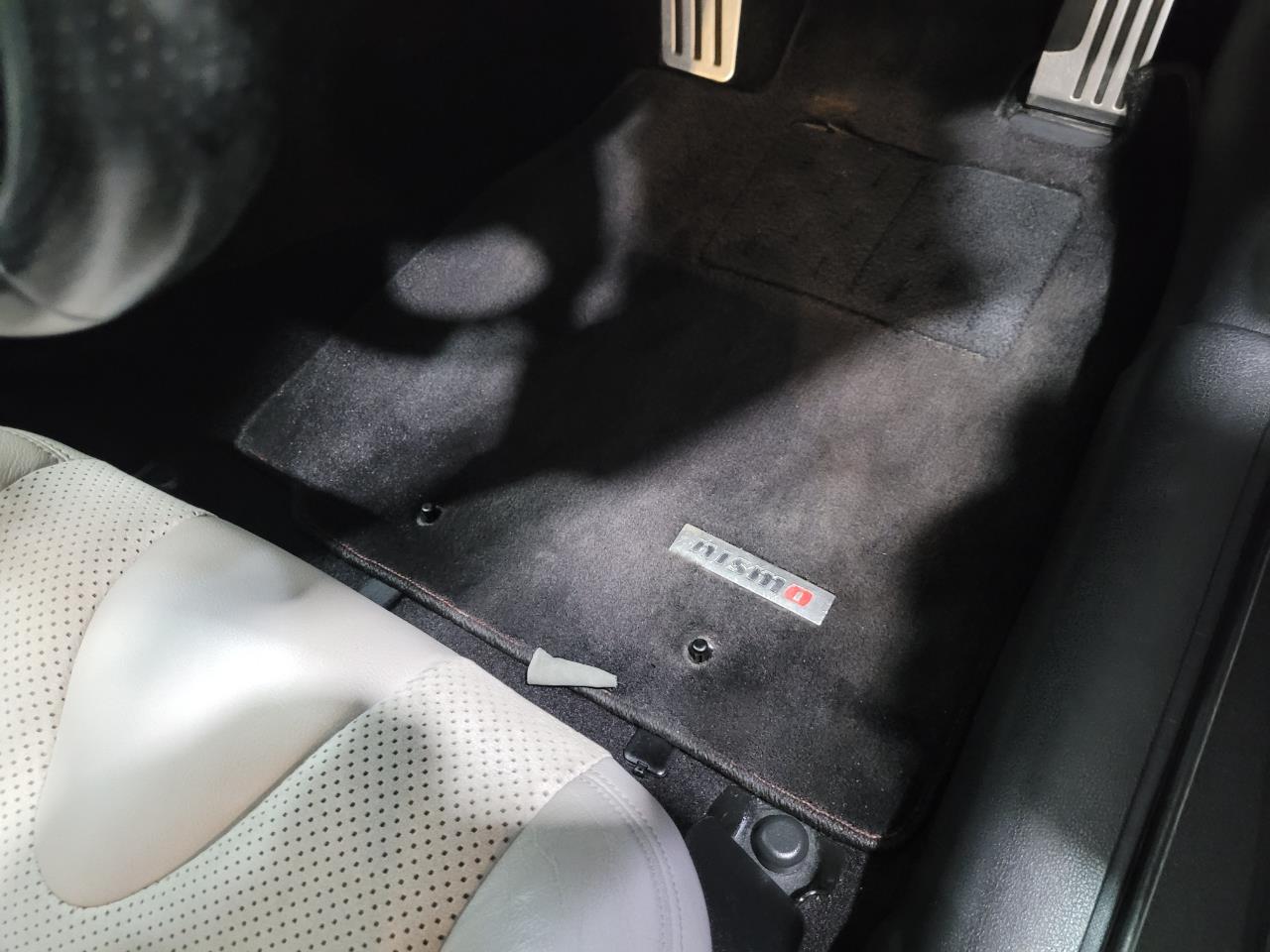 2009 Nissan Fairlady