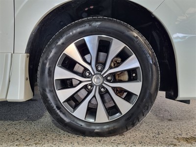 2019 Nissan Serena - Thumbnail