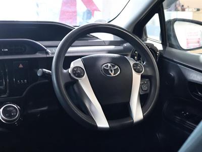 2015 Toyota Aqua - Thumbnail