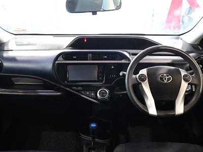 2015 Toyota Aqua - Thumbnail