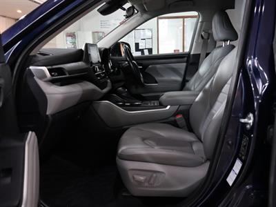 2022 Toyota Highlander - Thumbnail