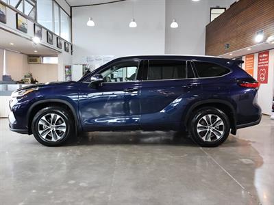 2022 Toyota Highlander - Thumbnail
