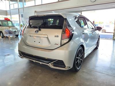 2016 Toyota Aqua - Thumbnail