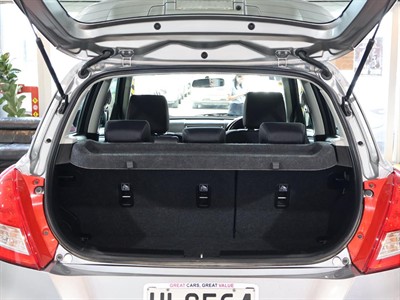 2012 Suzuki Swift - Thumbnail