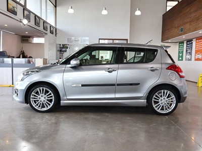 2012 Suzuki Swift - Thumbnail
