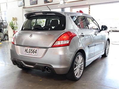 2012 Suzuki Swift - Thumbnail