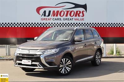 2022 Mitsubishi Outlander - Thumbnail