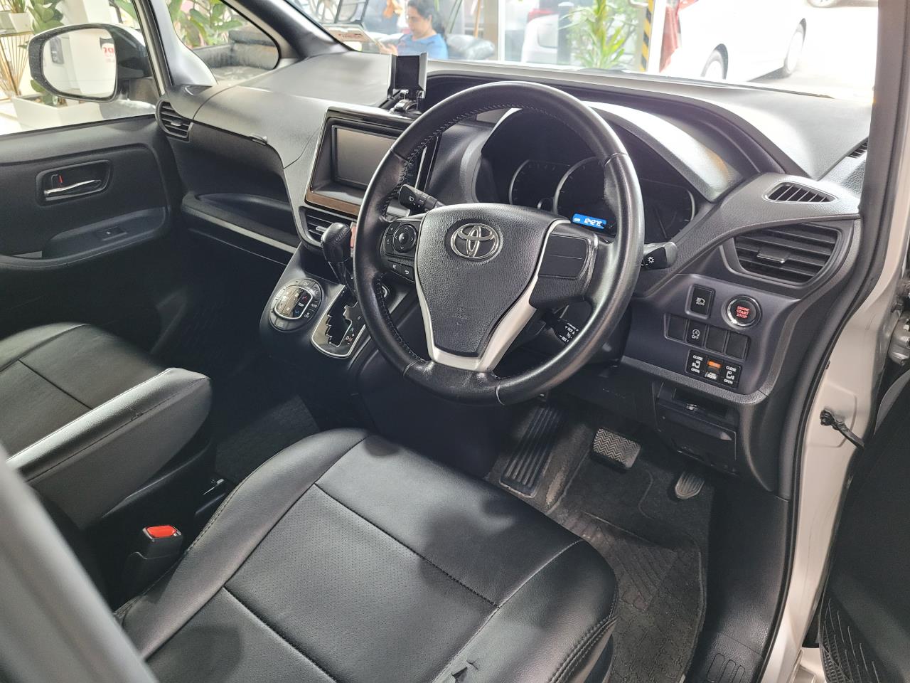 2014 Toyota Voxy