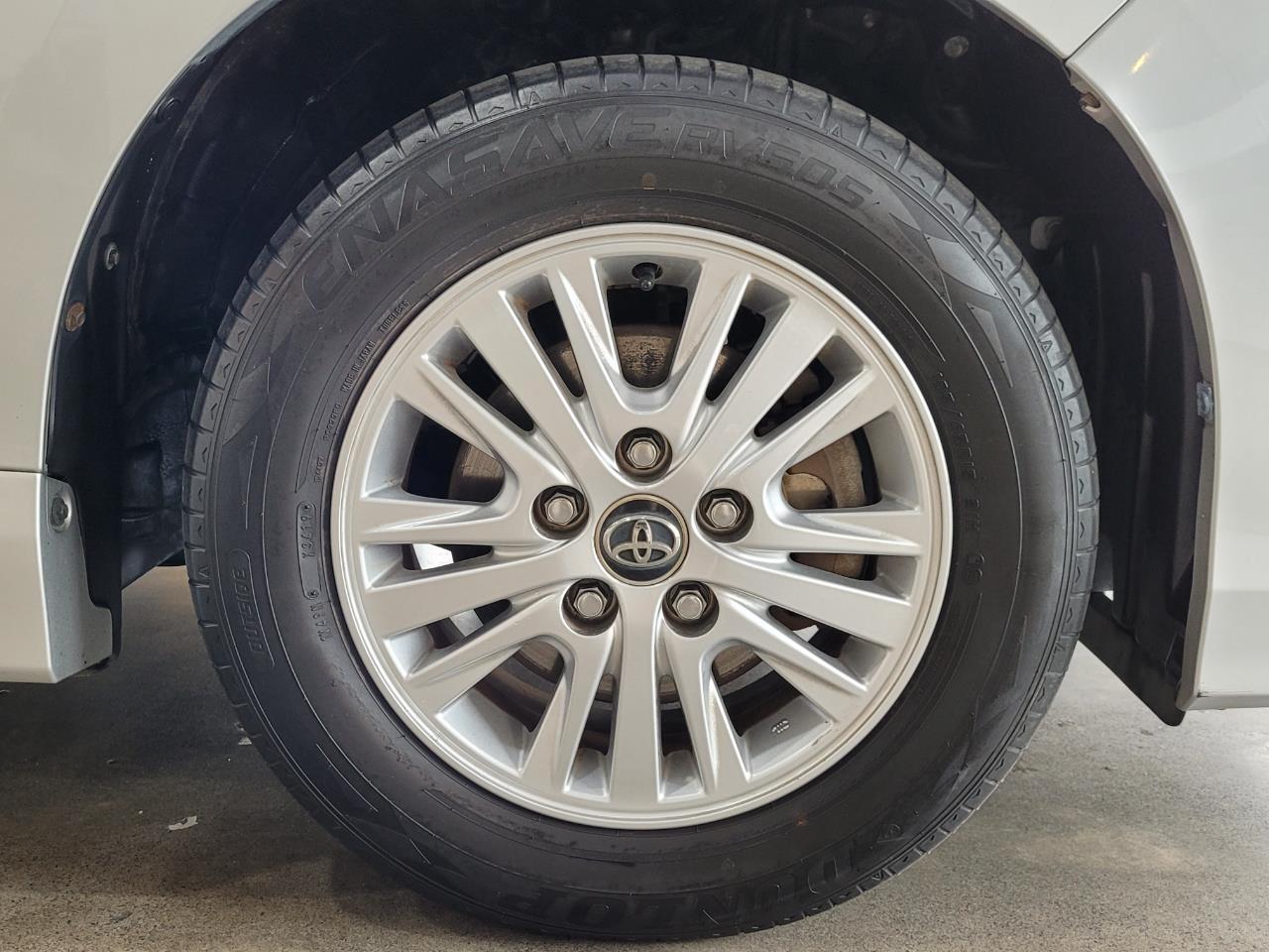 2014 Toyota Voxy