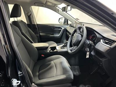 2019 Toyota RAV4 - Thumbnail