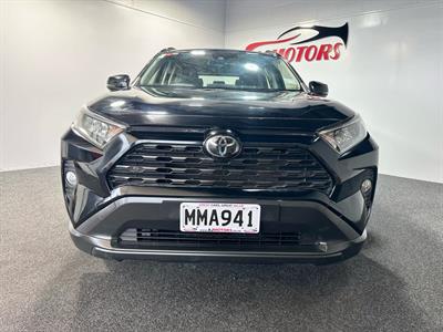 2019 Toyota RAV4 - Thumbnail