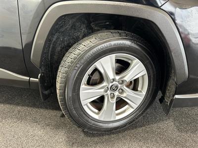 2019 Toyota RAV4 - Thumbnail