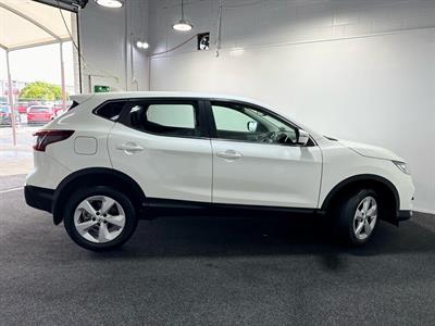 2021 Nissan Qashqai - Thumbnail