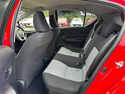 2014 Toyota Aqua - Thumbnail