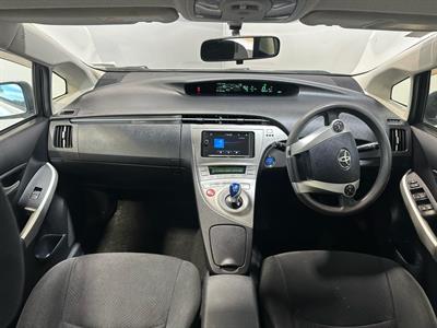 2015 Toyota Prius - Thumbnail