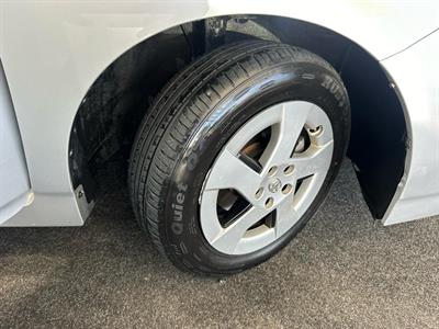 2015 Toyota Prius - Thumbnail