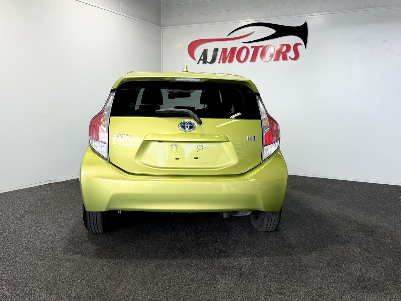 2015 Toyota Aqua