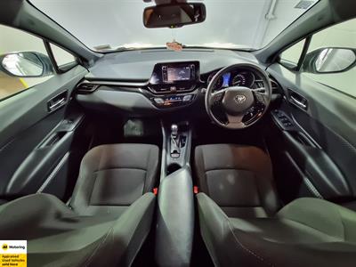 2018 Toyota C-HR - Thumbnail