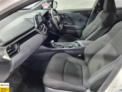 2018 Toyota C-HR - Thumbnail