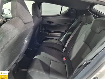 2018 Toyota C-HR - Thumbnail