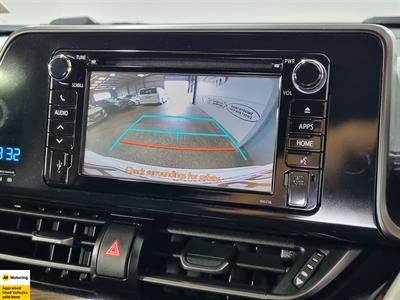 2018 Toyota C-HR - Thumbnail