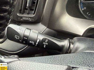 2017 Toyota RAV4 - Thumbnail