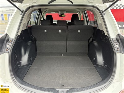 2017 Toyota RAV4 - Thumbnail