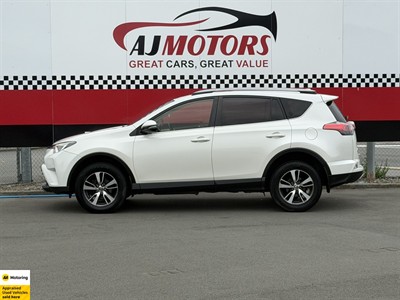 2017 Toyota RAV4 - Thumbnail