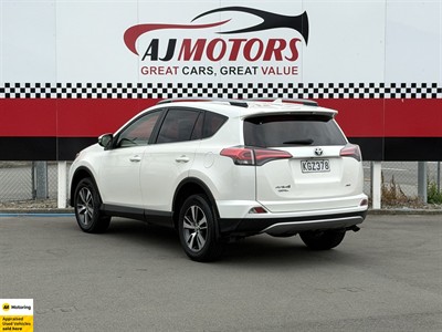 2017 Toyota RAV4 - Thumbnail