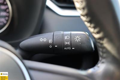 2021 Toyota RAV4 - Thumbnail