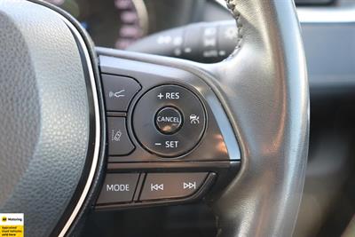 2021 Toyota RAV4 - Thumbnail