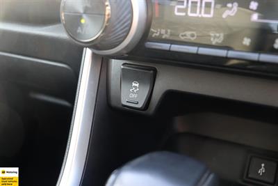 2021 Toyota RAV4 - Thumbnail