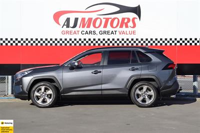 2021 Toyota RAV4 - Thumbnail