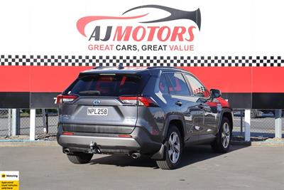 2021 Toyota RAV4 - Thumbnail