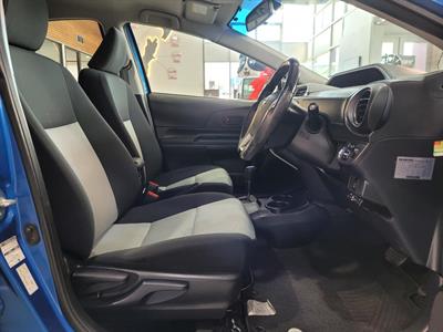 2013 Toyota Aqua - Thumbnail