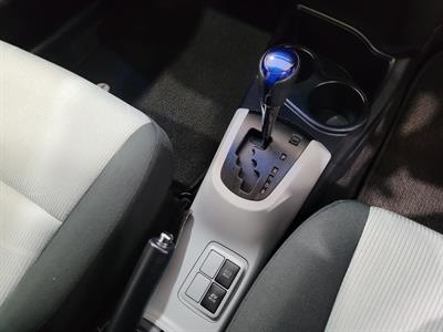 2013 Toyota Aqua - Thumbnail