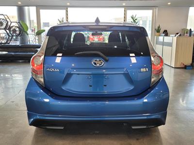 2013 Toyota Aqua - Thumbnail