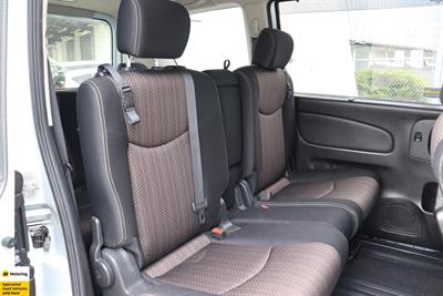 2014 Nissan Serena - Thumbnail