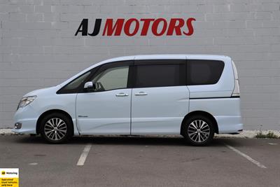 2014 Nissan Serena - Thumbnail