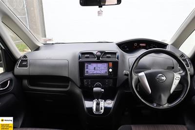 2014 Nissan Serena - Thumbnail