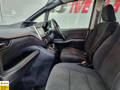 2014 Toyota Noah - Thumbnail