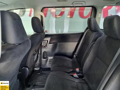 2014 Toyota Noah - Thumbnail