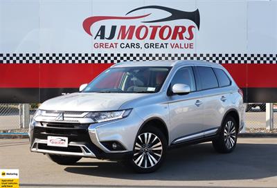 2022 Mitsubishi Outlander - Thumbnail