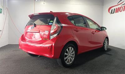 2019 Toyota Aqua - Thumbnail