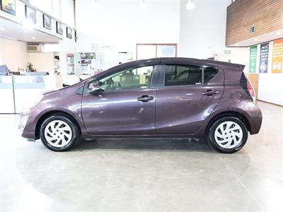 2015 Toyota Aqua - Thumbnail