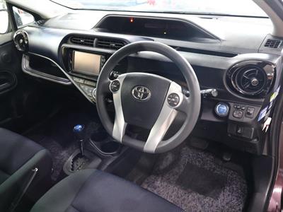2015 Toyota Aqua - Thumbnail