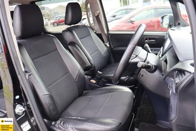 2014 Toyota Voxy - Thumbnail