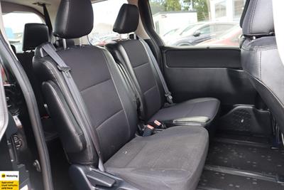 2014 Toyota Voxy - Thumbnail