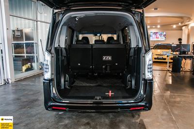 2013 Honda Step Wagon - Thumbnail