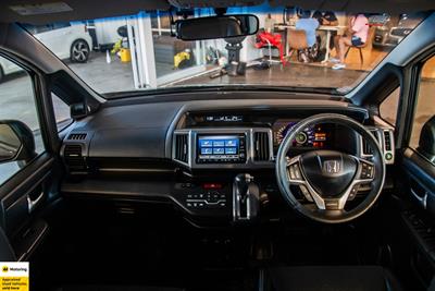 2013 Honda Step Wagon - Thumbnail